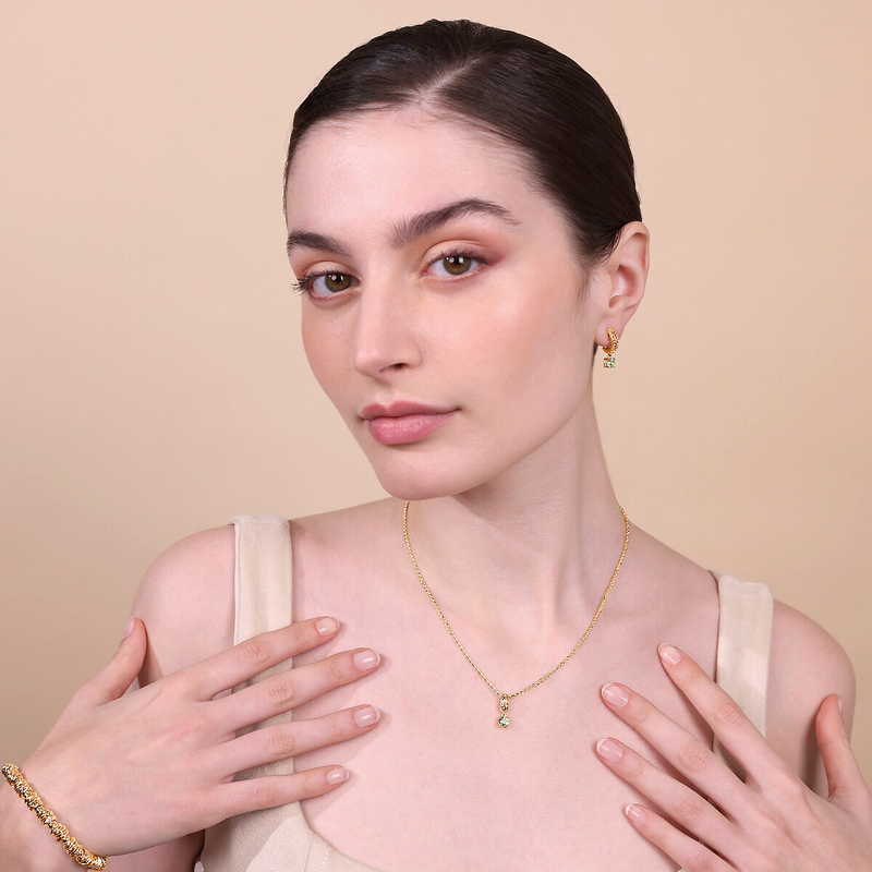 Collier avec Pendentif Ajouré et Pierre Naturelle