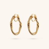 Boucles d'oreilles créoles torsadées avec surface rayée