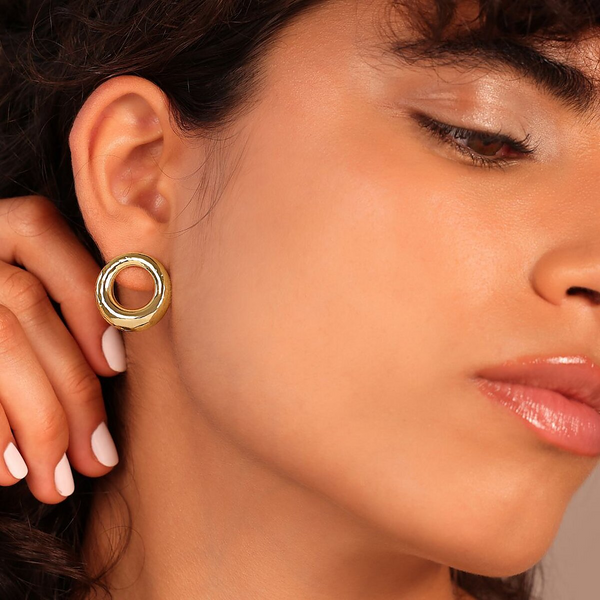 Lobe Earrings with Hammered Graduated Ring