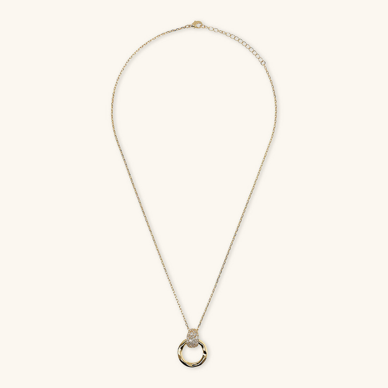 Collier avec Pendentif Martelé en Anneau et Pavé de Zircon Cubique
