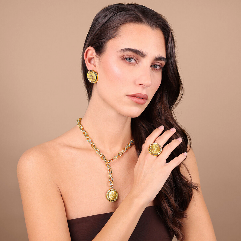 Necklace with Oval Mesh Striped Texture and Coin Pendant