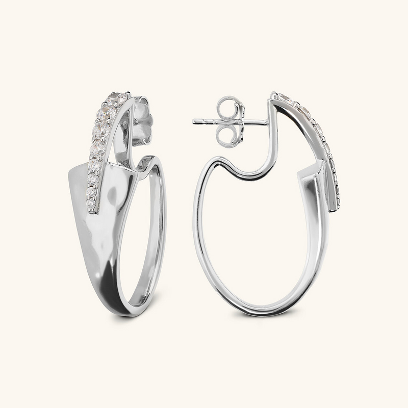Boucles d'oreilles ovales martelées avec pavé de zircon cubique