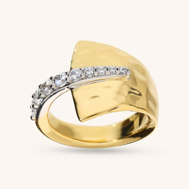 Bague Contrarié Martellé avec Pavé de Zircon Cubique